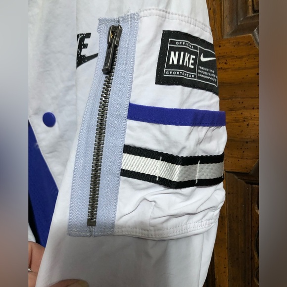 NIKE Youth Unisex Light windbreaker Jacket - Picture 1 of 16